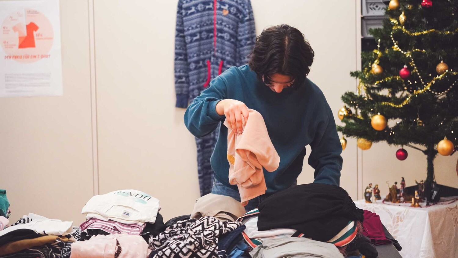 Im Marktplatz 4 wechselten gute Stücke ihre Besitzer*innen. Christmasshopping auf Nachhaltig sozusagen und gebrannte Mandeln gabs auch.